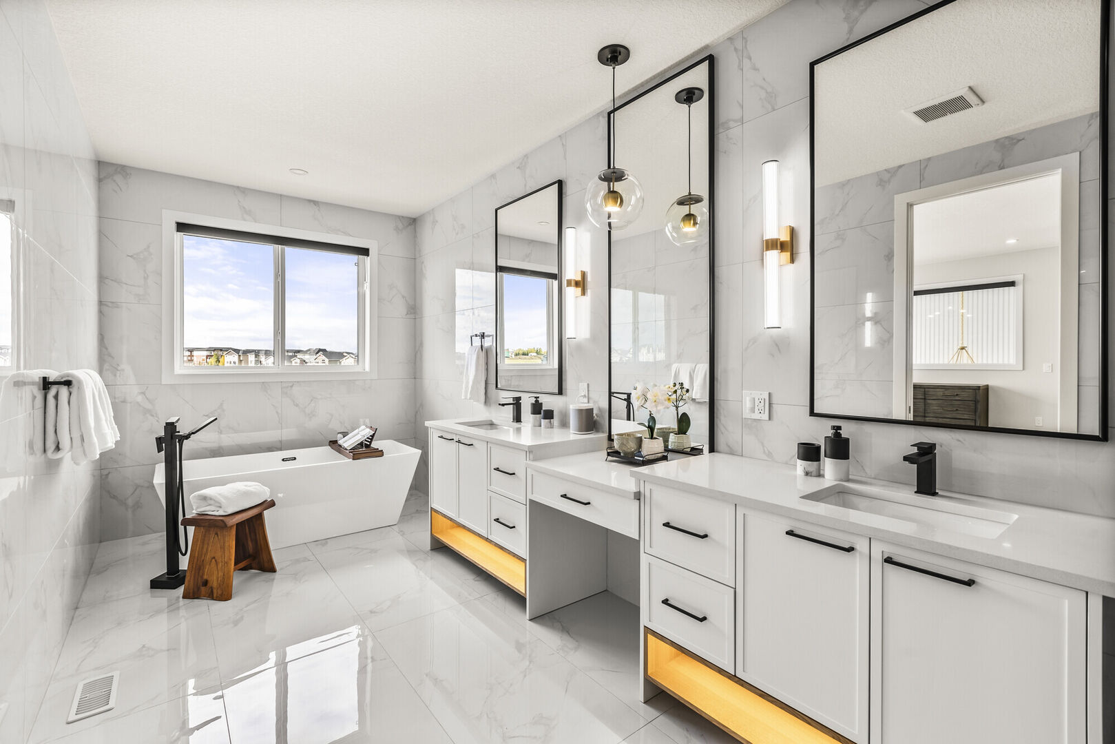 luxurious white oak, black and white bathroom, large format tile in bathroom