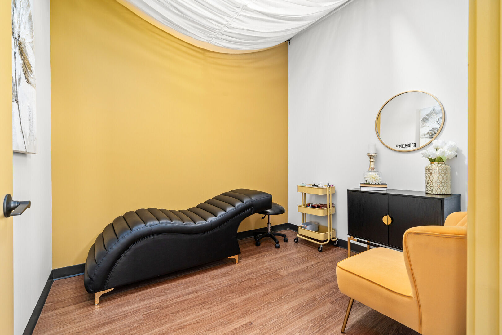Lash Culture YYC Yellow Treatment Room Design